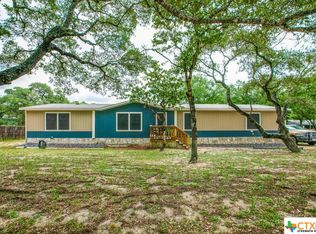 205 Encino Rio, Adkins, TX 78101