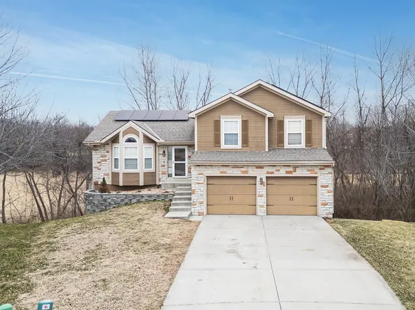 11911 N Charlotte St, Kansas City, MO 64155