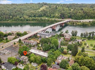 527 SE Spokane St, Portland, OR 97202