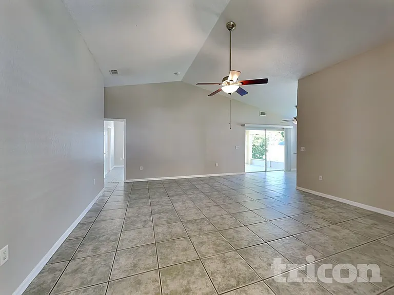 7641 Manor Dr — Photo 2