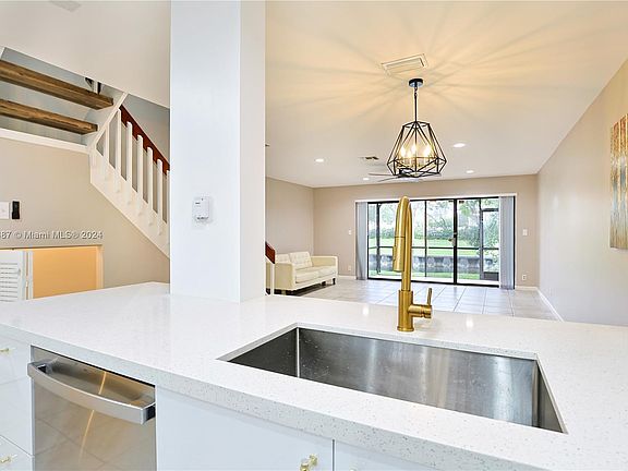 4th image of 4801 NW 82nd Ave #1107