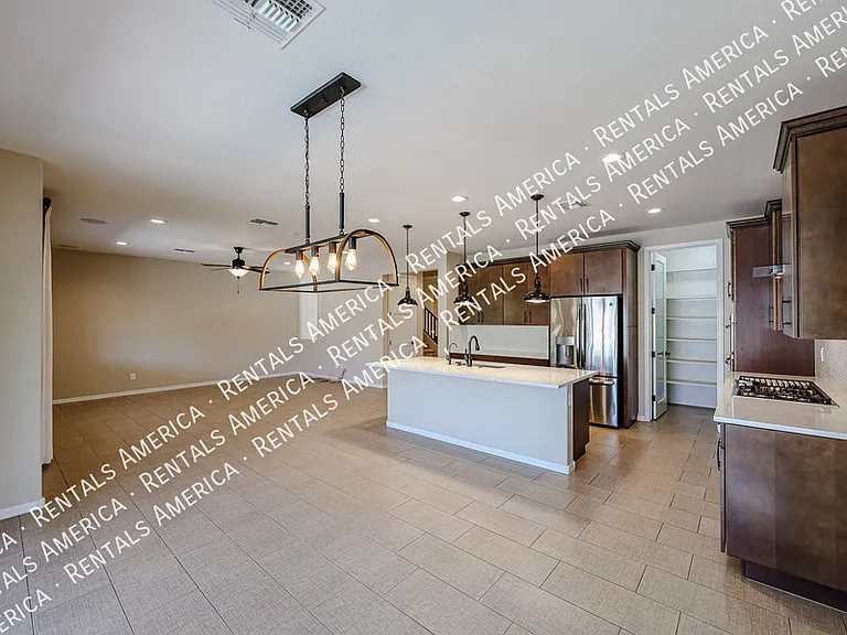 17268 W Straight Arrow Ln — Photo 5