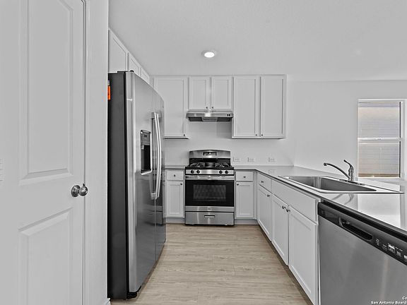 4th image of 3626 Greensfield Way