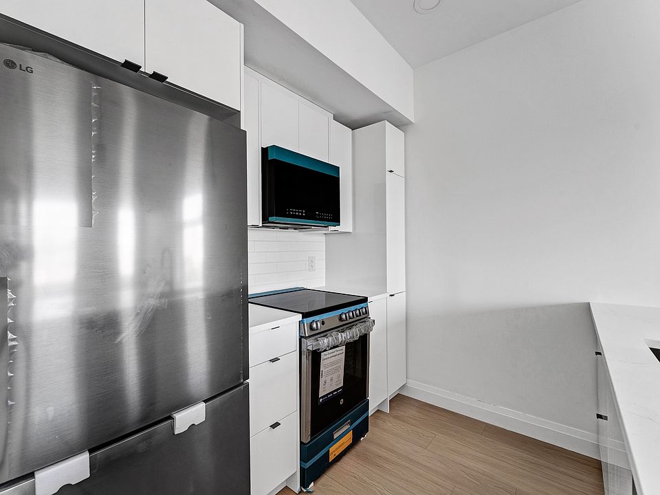 1st image of 368 Tweedsmuir Ave #304