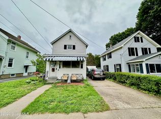27 Clyde St, Gloversville, NY 12078