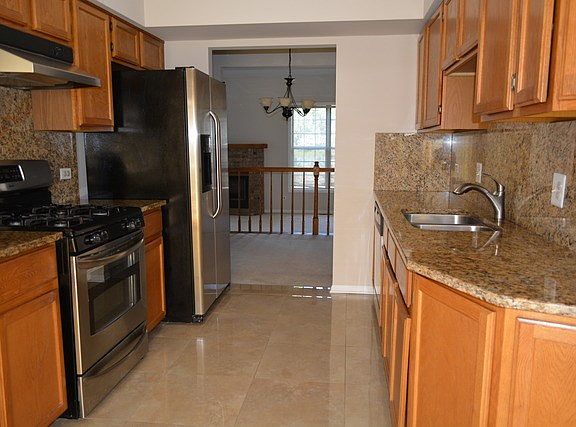 2nd image of 602 W Parkside Dr