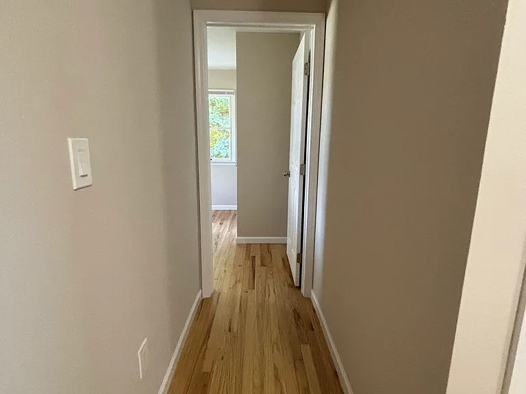 Laurel Blvd — Photo 8