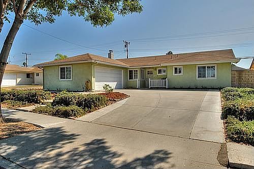 1st image of 1868 Loma Dr