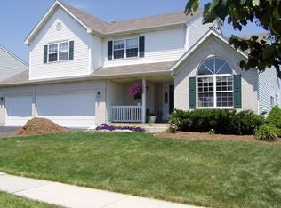 735 N Auburn Ln, Lindenhurst, IL 60046