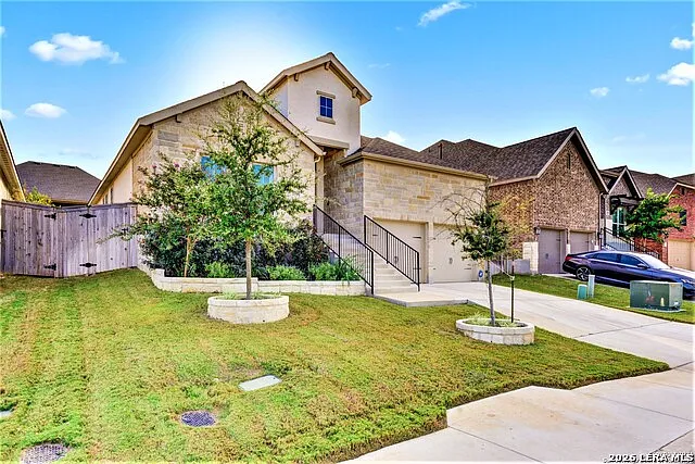 3 bed, 2.0 bath, 2116 sqft, $2,600 — Photo 3