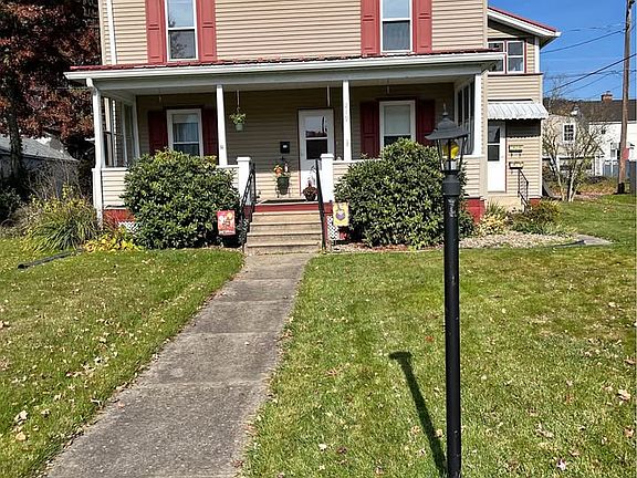 4th image of 219 Jerome Ave #2