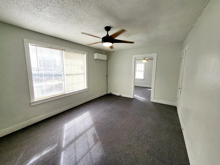 1007 S Main St #A — Photo 10