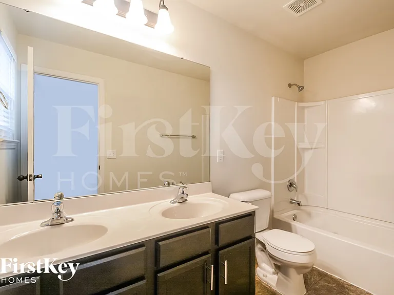 104 Shire Dr — Photo 8