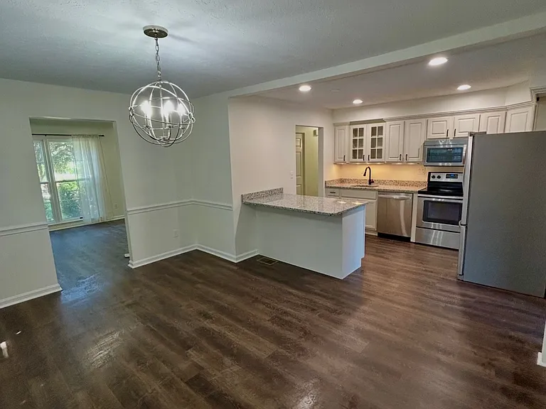 925 Fenley Ave — Photo 10