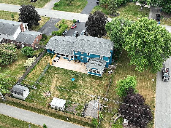 5th image of 7053 Grosvenor Pl