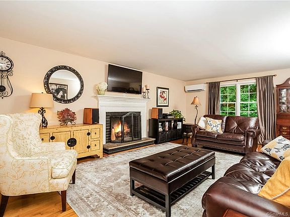 4th image of 43 Wedgewood Dr