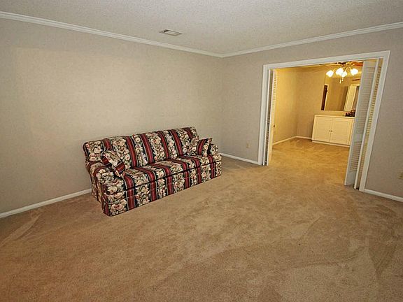 3rd image of 120 Begonia St