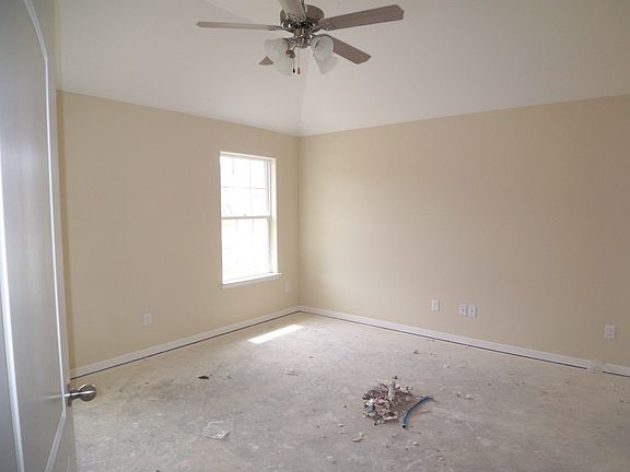 2nd image of 3911 Tournay Ln