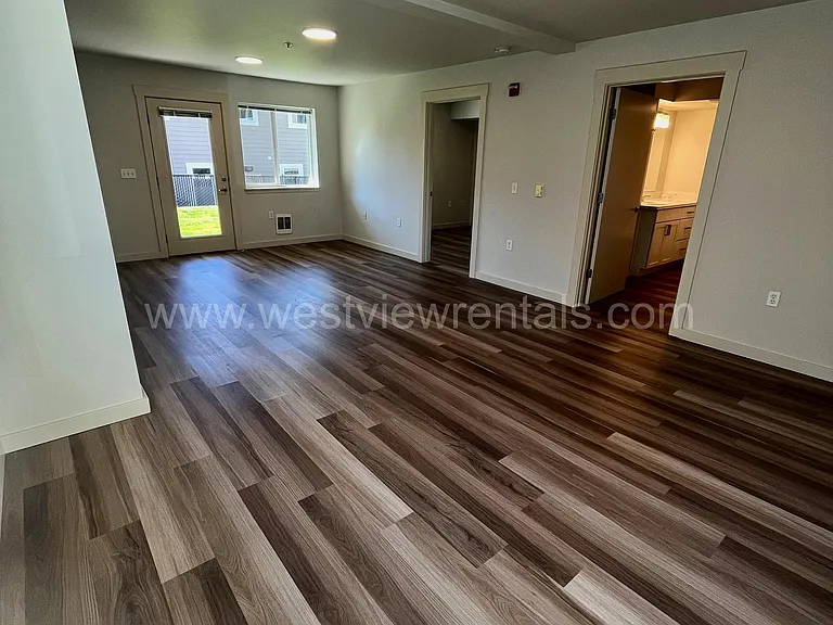 135-139 Prince Ave — Photo 325