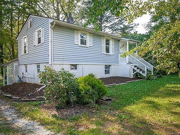 2nd image of 827 Forest St #B