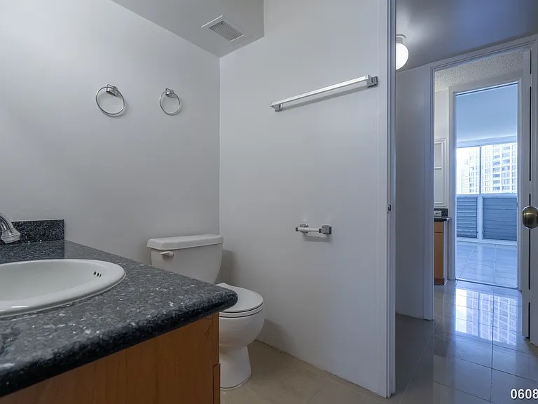 1676 Ala Moana Blvd #710 — Photo 19