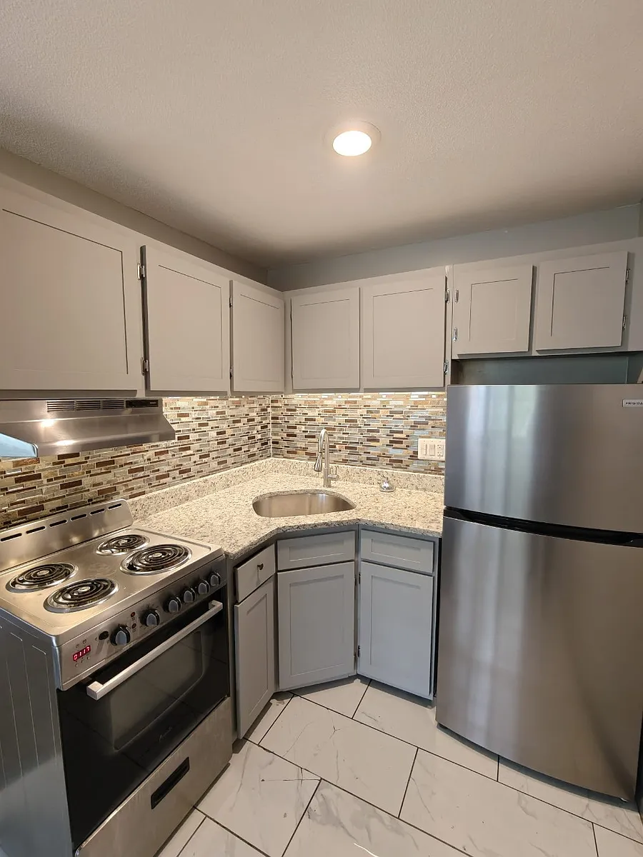 Building Photo - Vernon Pines