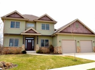 1233 Woodbridge Trl, Waunakee, WI 53597