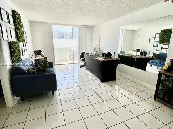 1990 Marseille Dr APT 303, Miami Beach, FL 33141