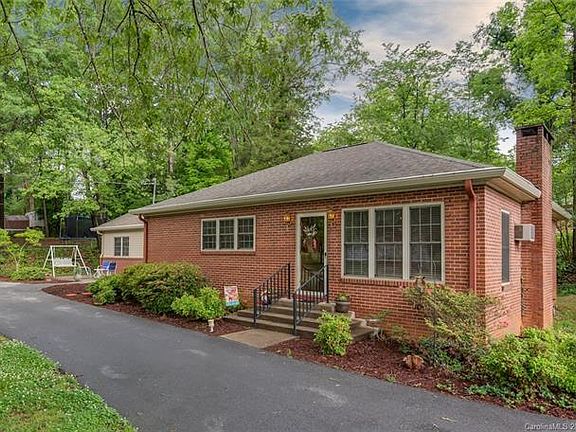 3rd image of 263 Bentwood Dr