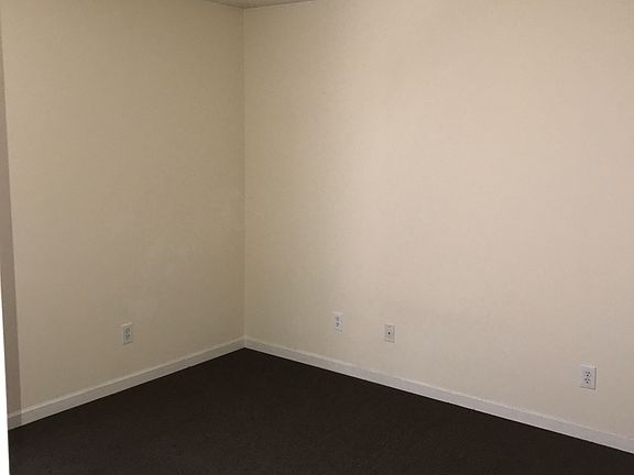5th image of 1427 Washington Pike