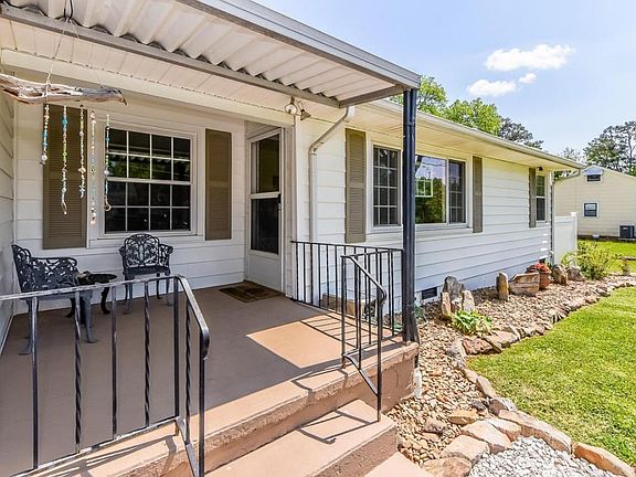 5th image of 6004 Adelia Dr