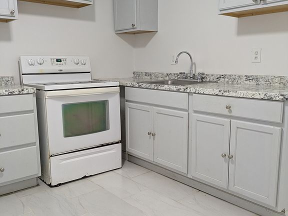 3rd image of 1836 Monroe Ave #1834