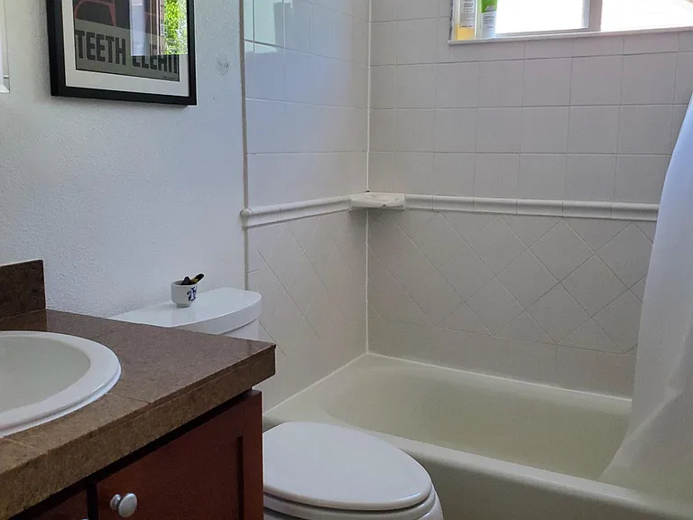 1135 Elizabeth St #201 — Photo 6