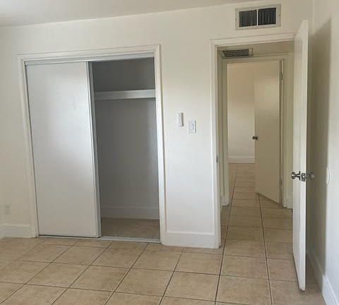 5th image of 1015 S Roosevelt St #1019