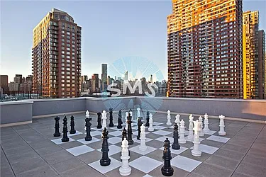 Rented by Space Marketing Shop