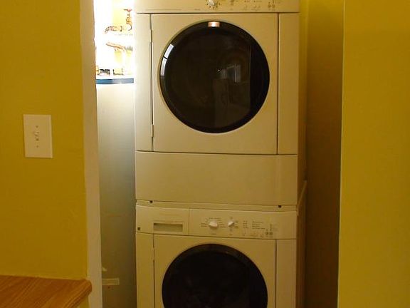2nd image of 1812 Lead Ave SE APT 3