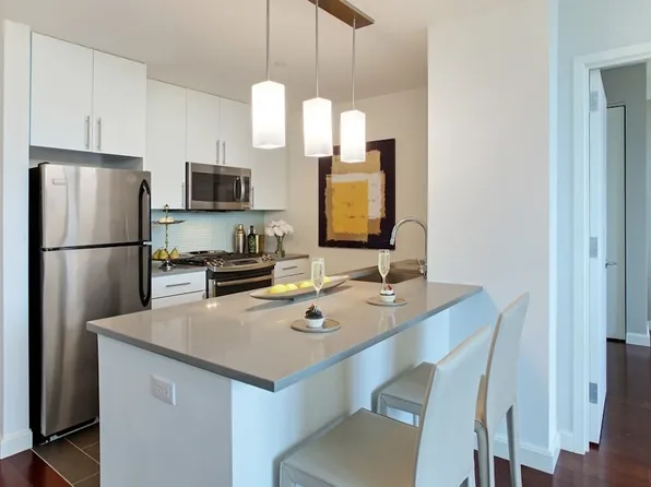 81 Fleet Place image 1 of 17