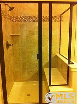 5th image of 831 Silverthorne Dr