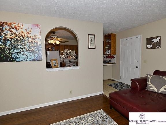 5th image of 10619 Laurel Ave