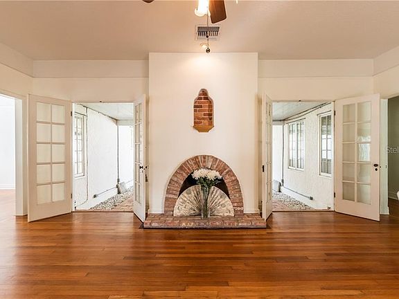 5th image of 322 Sleepy Hollow Ave