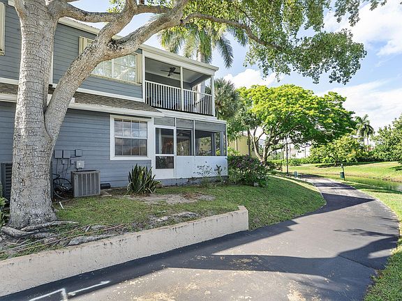 4th image of 5272 Buckhead Circle #1010
