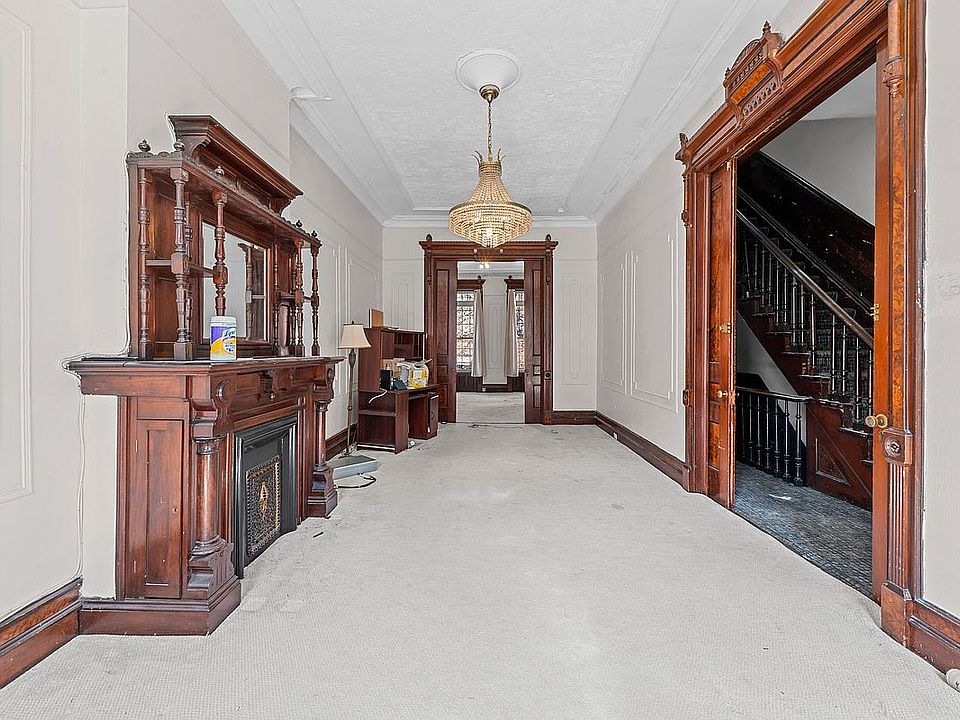 1st image of 367 Quincy St #A