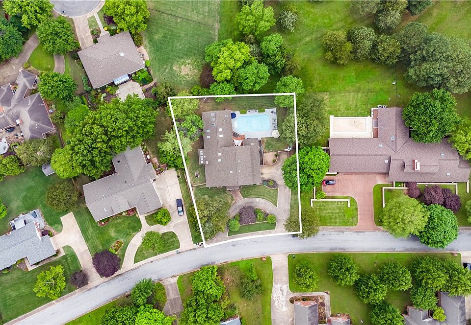 1st image of 2941 S College Dr