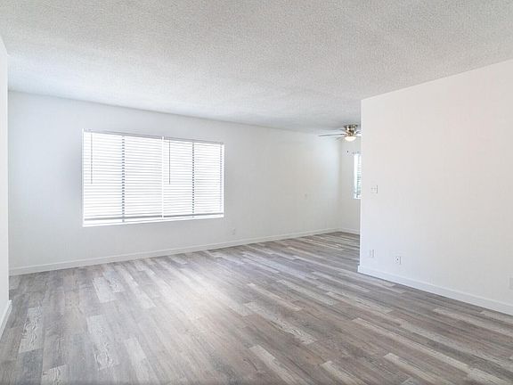 5th image of 3961 Moore St APT 7