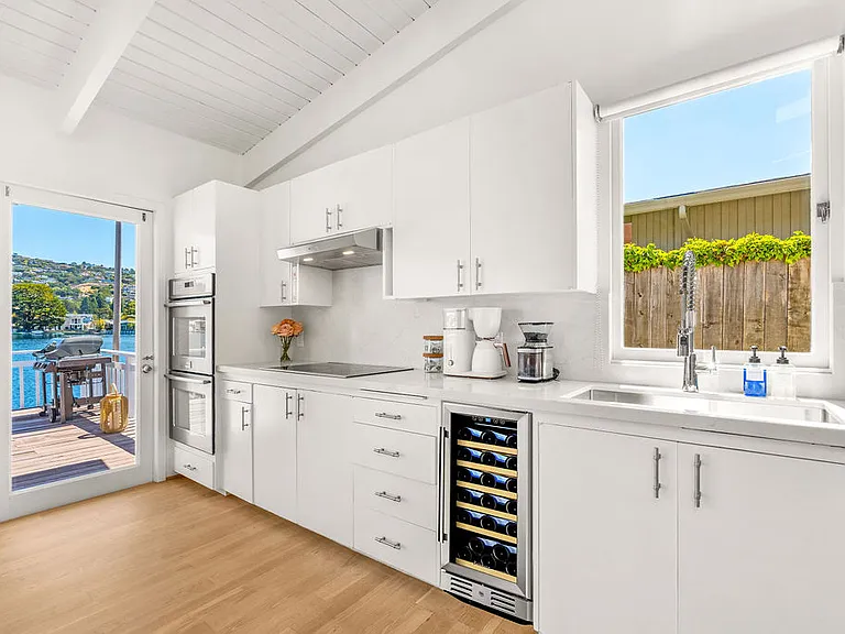 218 San Rafael Ave — Photo 9