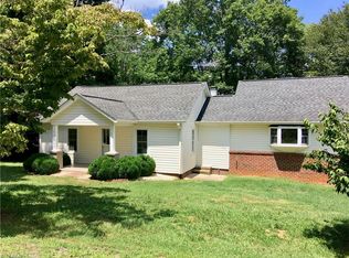 211 Mills Rd, Mount Airy, NC 27030