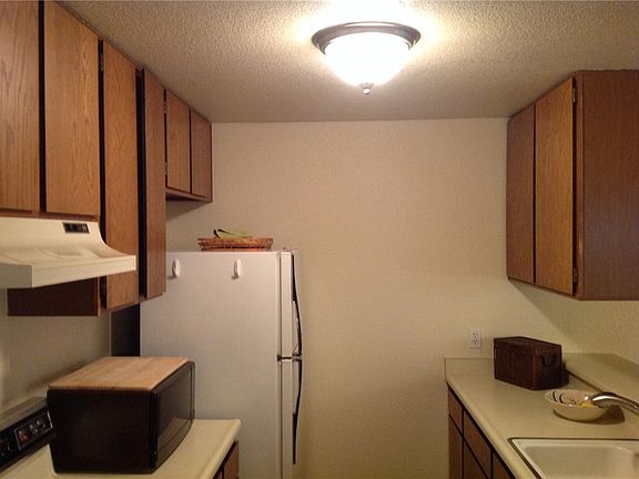 3rd image of 14636 NE 45th St APT C1