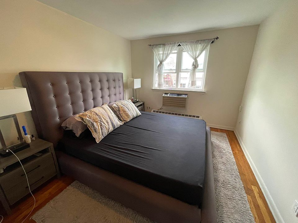 2nd image of 3263 35th St #1