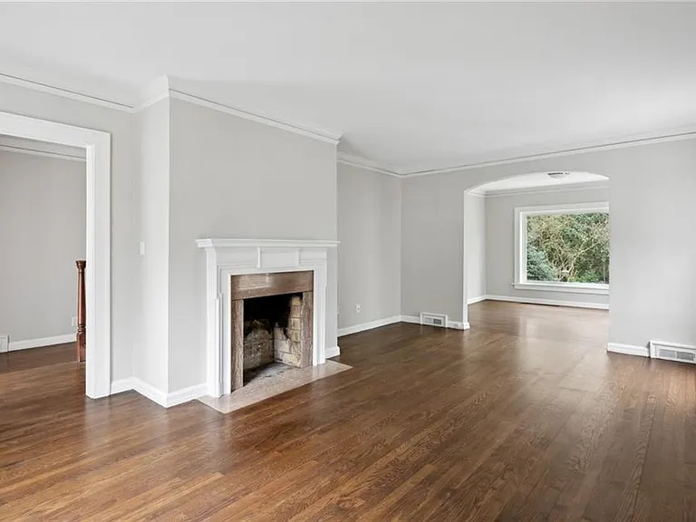 2878 N Hills Dr NE — Photo 7