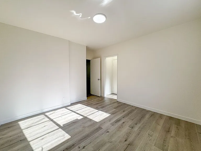 644 Westbourne Dr #8 — Photo 8